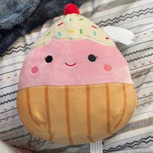 squishmallow cupcake